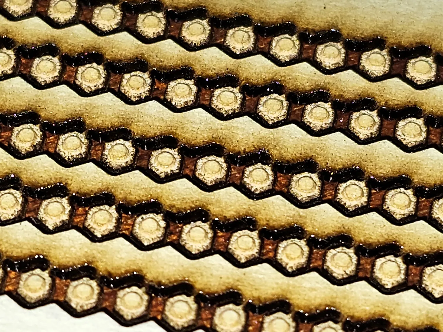 Laserom rezaný doplnok - Matka B 0,5mm x 0,2mm 125ks